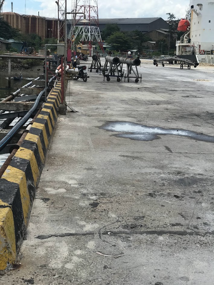 CỘT ĐỠ ỐNG BƠM CẦU CẢNG